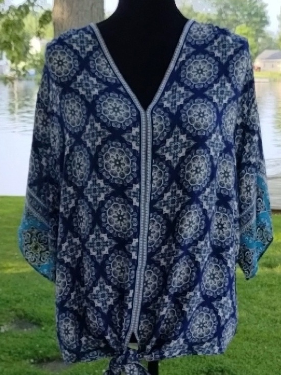 Max Studio Tops - Max Studio Blue & White V-Neck Patterned Kimono Sleeve Top